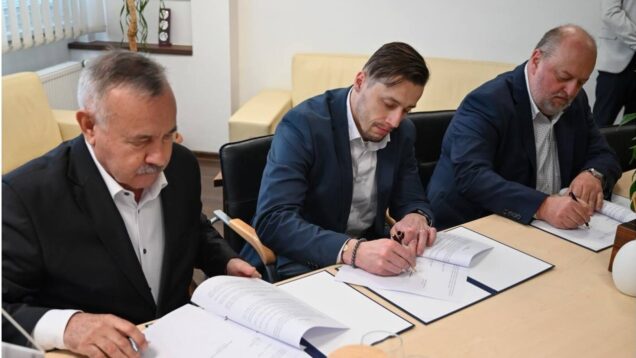 V stredu 25. marca bolo na radnici podpísané memorandum o spolupráci medzi mestom Martin, hokejovým klubom MHA Martin a spoločnosťou Bencout Group