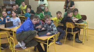 Rozprávky , hry a prespávačka.  Aj tak vyzerala Noc s Andersenom na Mudroňke.