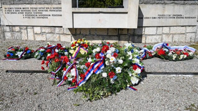 Sloboda prišla do Martina 11. apríla 1945 o štvrť na šesť ráno. Dnes sme si tento významný moment našich dejín pripomenuli pietnym aktom kladenia vencov. Na Cintoríne hrdinov SNP v Priekope a pri Pamätníku SNP na Severe