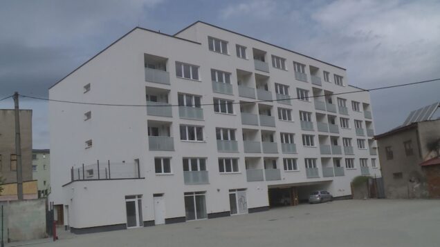 Vo Vrútkach vyrástla päťposchodová novostavba. Záujem o nové nájomné bývanie majú nielen Vrútočania