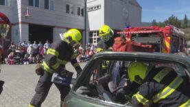 Raz do roka otvárajú profesionálni hasiči svoje garáže – a záujem je obrovský. V Martine si návštevníci mohli zblízka pozrieť techniku aj zásahy, ktoré bežne vídame len v akcii.