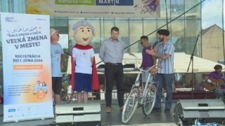 Celoslovenská kampaň odštartovala aj v našom meste a jej cieľ je jednoduchý – vymeniť aspoň na čas auto za bicykel, chôdzu či verejnú dopravu