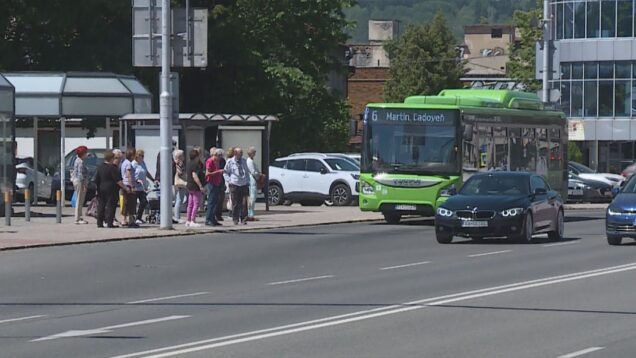 *Nastupovanie všetkými dverami už na jeseň *Mesto spúšťa opravy ciest a chodníkov *Martinská samospráva hospodárila s prebytkom *Polícia v Martine zachránila dieťa z uzamknutého auta *Nové značenie na dopravnom ihrisku v škôlke