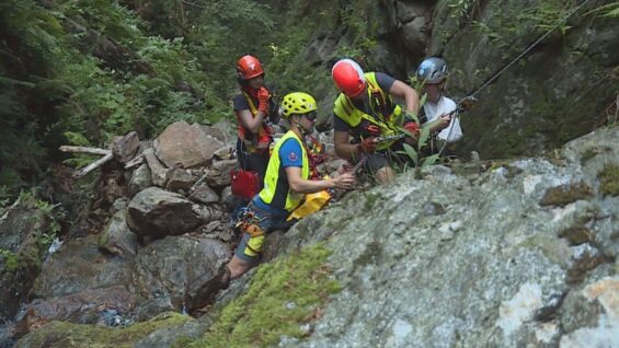Na Martinských holiach rozhodovali minúty. Horskí záchranári najskôr vyrážali k zranenej turistke na ferrate, vzápätí k žene s alergickou reakciou po bodnutí včelou