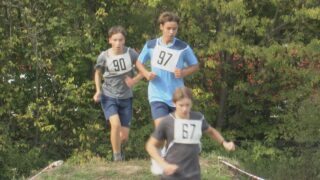 Na atletickom štadióne v Martine súťažili žiaci a žiačky z viacerých škôl v okresnom kole cezpoľného behu