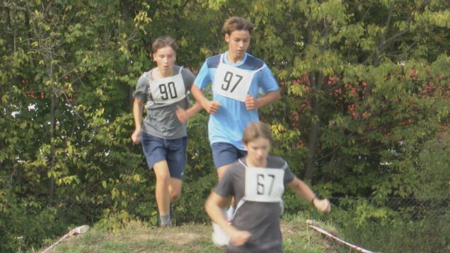 Na atletickom štadióne v Martine súťažili žiaci a žiačky z viacerých škôl v okresnom kole cezpoľného behu