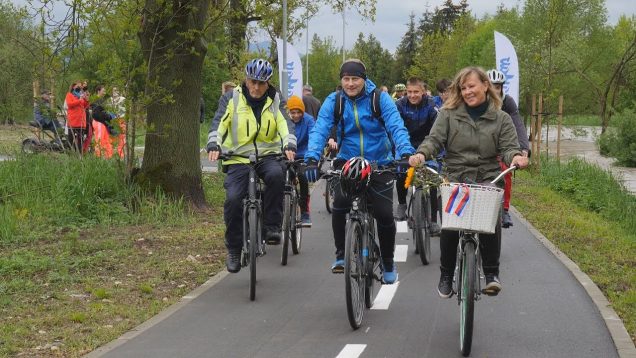2,8-kilometrový úsek cyklotrasy medzi Martinom a Vrútkami bol včera otvorený