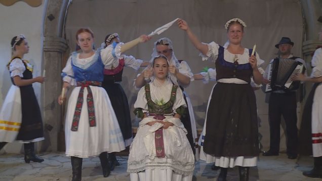 Ako sa kedysi v Turci na svadbe čepčila nevesta, ukázali členovia FS Turiec