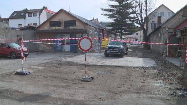 Aktuálne prebieha tvorba projektovej dokumentácie na nové parkovacie miesta v centre mesta