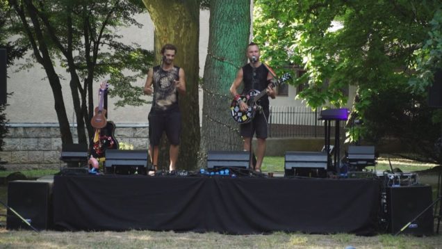 Akustický koncert v čarovnom prostredí záhrady Slovenského národného múzea v Martine