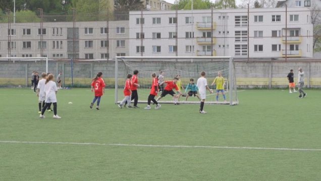 Až  penalty rozhodli, že víťazmi okresného kola v minifutbale sa spomedzi  desiatich zúčastnených družstiev stali malí futbalisti a futbalistky zo  ZŠ s MŠ Hurbanova