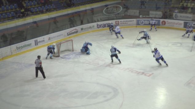 Až samostatné nájazdy rozhodli v sobotu v prospech Dubnice, na druhý deň zobral osud  štvrťfinálovej série do rúk Poliaček