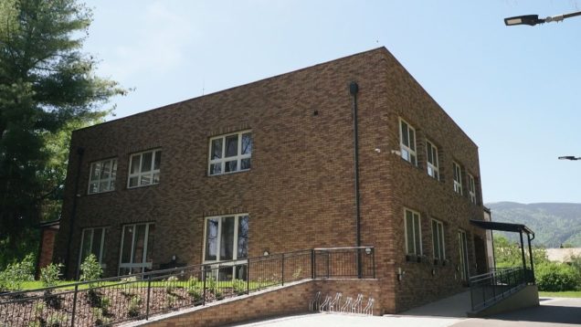 Do siete škôl a školských zariadení je pridané centrum, ktoré vzdeláva metódou Marie Montessori