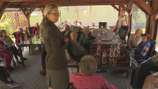 Dôverčiví seniori, v snahe pomôcť iným sú pre dlhoprstých najlepšou korisťou