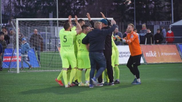 Excelentná  jazda Martinčanov. Svoju premiéru v Národnej lige malého futbalu zaknihovali vyradením favorita z Trenčína a dnes stoja pred bránami veľkého finále