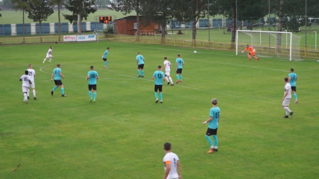 Fomat podľahol Malženiciam 0:2. O prvý gól hostí sa postaral syn slovenskej futbalovej legendy  Patrick Karhan