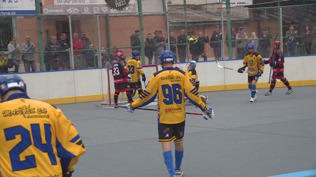 Hokejbalisti Kométy Vrútky zdolali Svidník vysoko 5:1