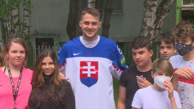 Hokejista Martin Bučko – po veľkej premiére na svetovom šampionáte sa prišiel poďakovať svojej škole