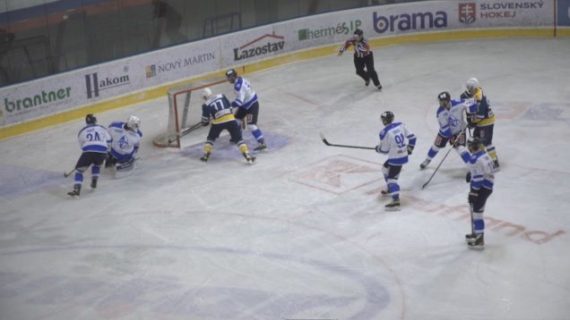 Hokejisti Humenného preťali na martinskom ľade víťazné tohtosezónne ťaženie domácich
