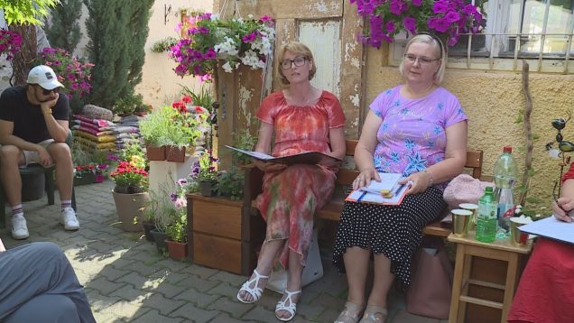 Krásnym slovom ešte viac spríjemnili čarovnú záhradu známeho kvetinárstva