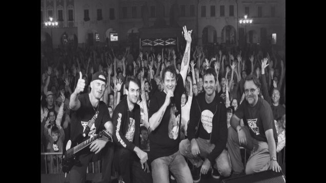 Legendou na Slovensku je skupina TEAM. V ničom za ňou nezaostáva ani martinská kapela TEAM Revival