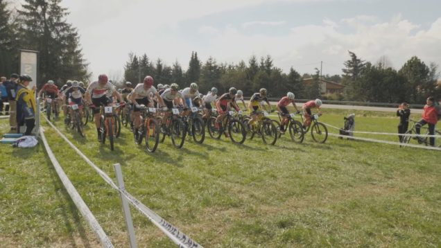 Lesopark Bôr sa zaplnil profesionálnymi pretekármi na horských bicykloch