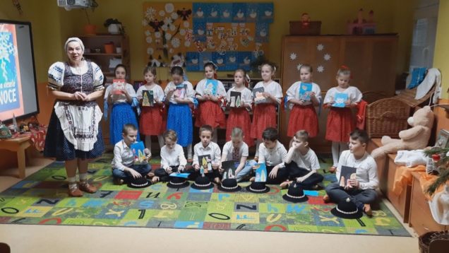 Malí druháci zo ZŠ s MŠ Priehradná aj v tomto roku priniesli vianočné pohladenie všetkým ľuďom