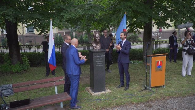 Matica slovenská slávnostné odhalila bustu Alexandra Dubčeka v Aleji dejateľov