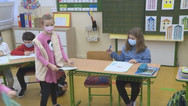 Mestské zastupiteľstvo včera podporilo zmenu financovania pre ZŠ, MŠ a ZUŠ. Na individuálnu formu výučby v ZUŠ bolo vyčlenených menej finančných prostriedkov