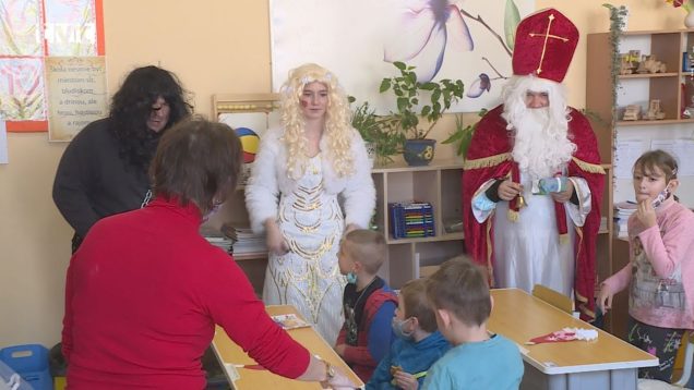 Mikuláš mal plné ruky práce. Naopak čert meral cestu do SZŠ pre žiakov s vývinovými poruchami učenia úplne zbytočne.