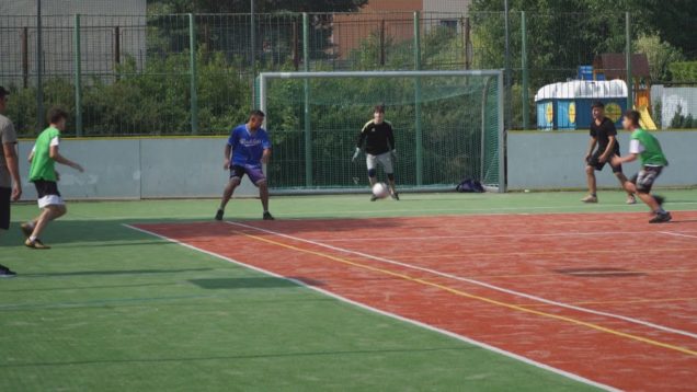 Na ihrisku Základnej školy na Podháji sa hral rómsky futbal