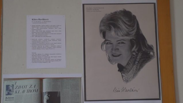 Na koncert popretkávaný fragmentmi zo života známej klavíristky Kláry Havlíkovej Bartoškovej prišiel aj jej syn