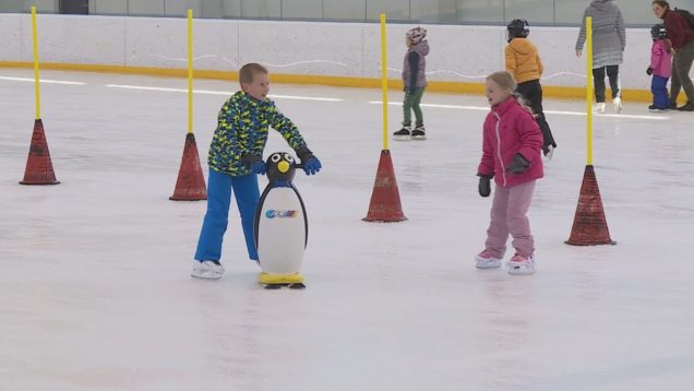 Niektoré deti vymenili na MDD horúci deň za zimné radovánky na ľade