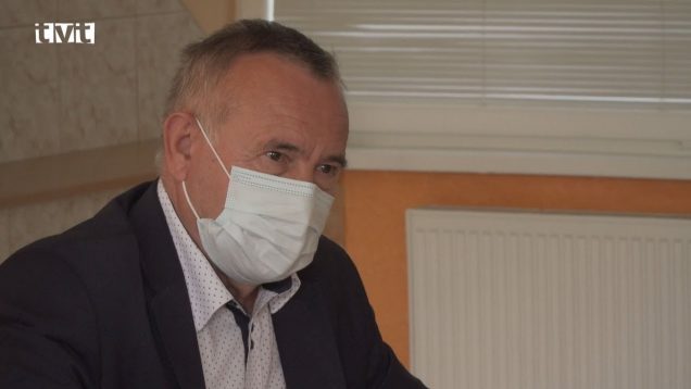 Obyvatelia mesta sa primátora pýtali na údržbu zelene, stav ciest a chodníkov a aj na parkovanie