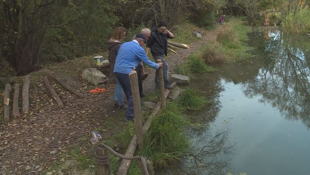 Povodni nevedia rozkázať aby neprišla. Preto sa na ňu na jazierku v Košútoch pripravili