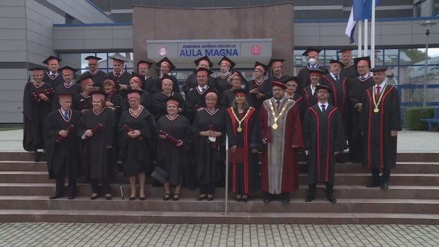 Promovali pred 50-timi rokmi  Po polstoročí sa stretli opäť, obliekli si  taláre a absolvovali Zlatú promóciu