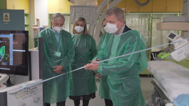 Rádiologická klinika UNM sa stane prvým pracoviskom s robotickým systémom na Slovensku. Dnes to ocenil aj minister zdravotníctva Vladimír Lengvarský