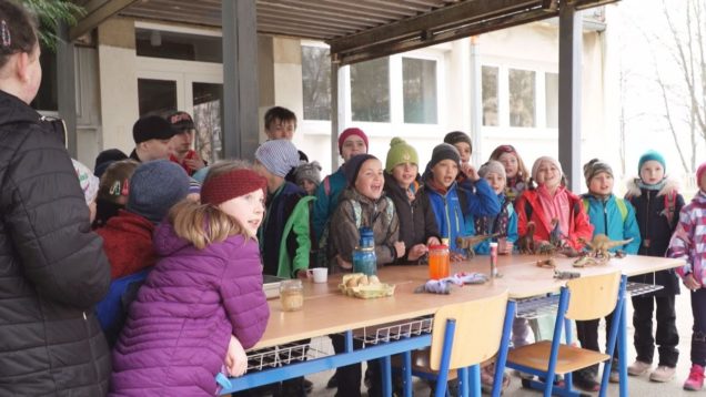 Simulácia výbuchu sopky, kostra i mikroskopy. Deti sa na Dni zeme naučili hravou a zábavnou formou veľa nového