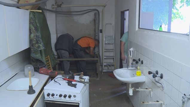 Sociálny podnik rekonštruoval v ZŠ s MŠ Dolinského priestory. Žiaci budú mať novú kuchynku