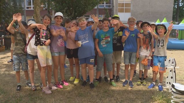 Súťaže, zábava, hry či dobrý guláš. Takto veselo sa žiaci rozlúčili so školou a spoločne otvorili dvere letu a vytúženým prázdninám