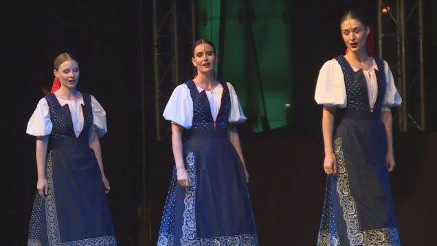 Tanečníci Baletu SND a členovia legendárneho SĽUK-u fenomenálne spojili klasický tanec s ľudovým