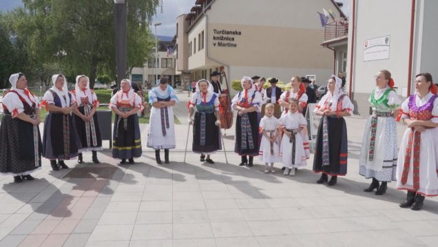 Turčianske slávnosti folklóru otvárala folklórna skupina Tiešňavan a ľudová hudba Drienča