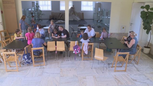 V Etnografickom múzeu si každú prázdninovú stredu prídu na svoje deti i dospelí. V rámci tvorivých dielničiek sa niečo nové naučia a zároveň vzdajú poctu našim predkom