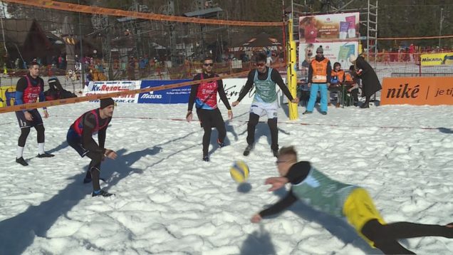 V lyžiarskom stredisku vo Valčianskej doline sa konali Majstrovstvá Slovenska v snow volejbale