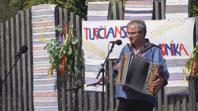 V Múzeu slovenskej dediny opäť zneli tóny harmoniky a heligónky