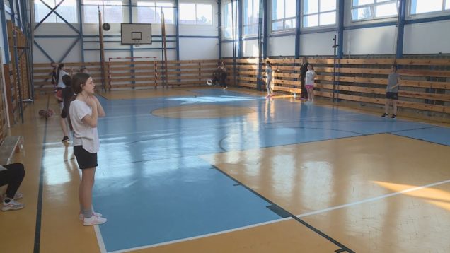 V Spojenej škole vo Vrútkach je telesná výchova oveľa „jasnejšia“. Telocvične dostali nové LED osvetlenie
