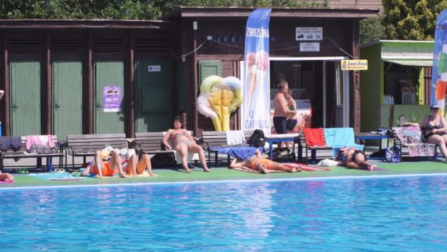 Vrútocké kúpalisko počas aktuálnych horúčav láka množstvo návštevníkov aj z Martina